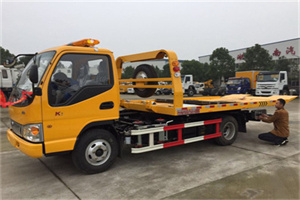 乐安哪里有拖车服务